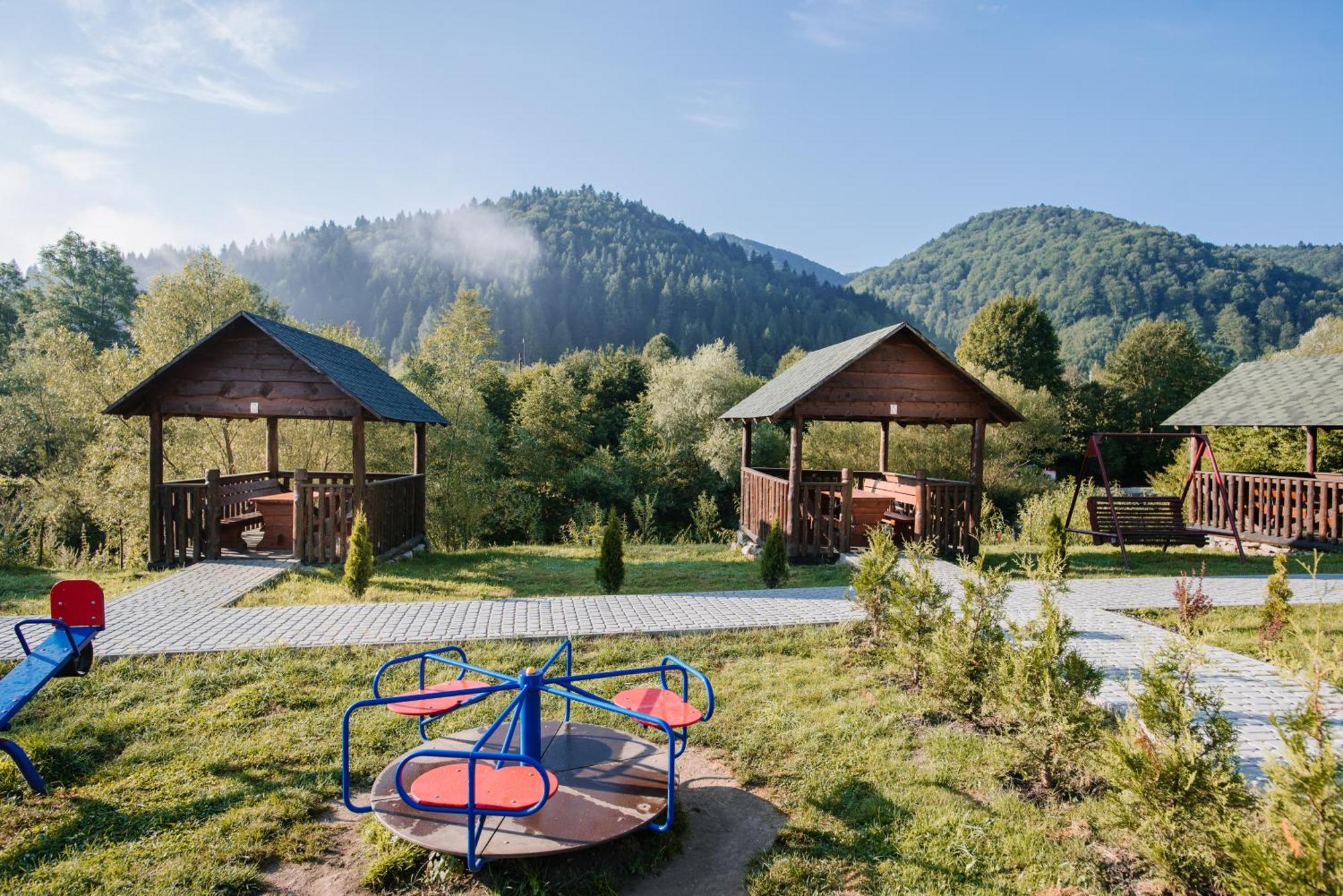 Рибничанка Hotel Skhidnytsia ภายนอก รูปภาพ
