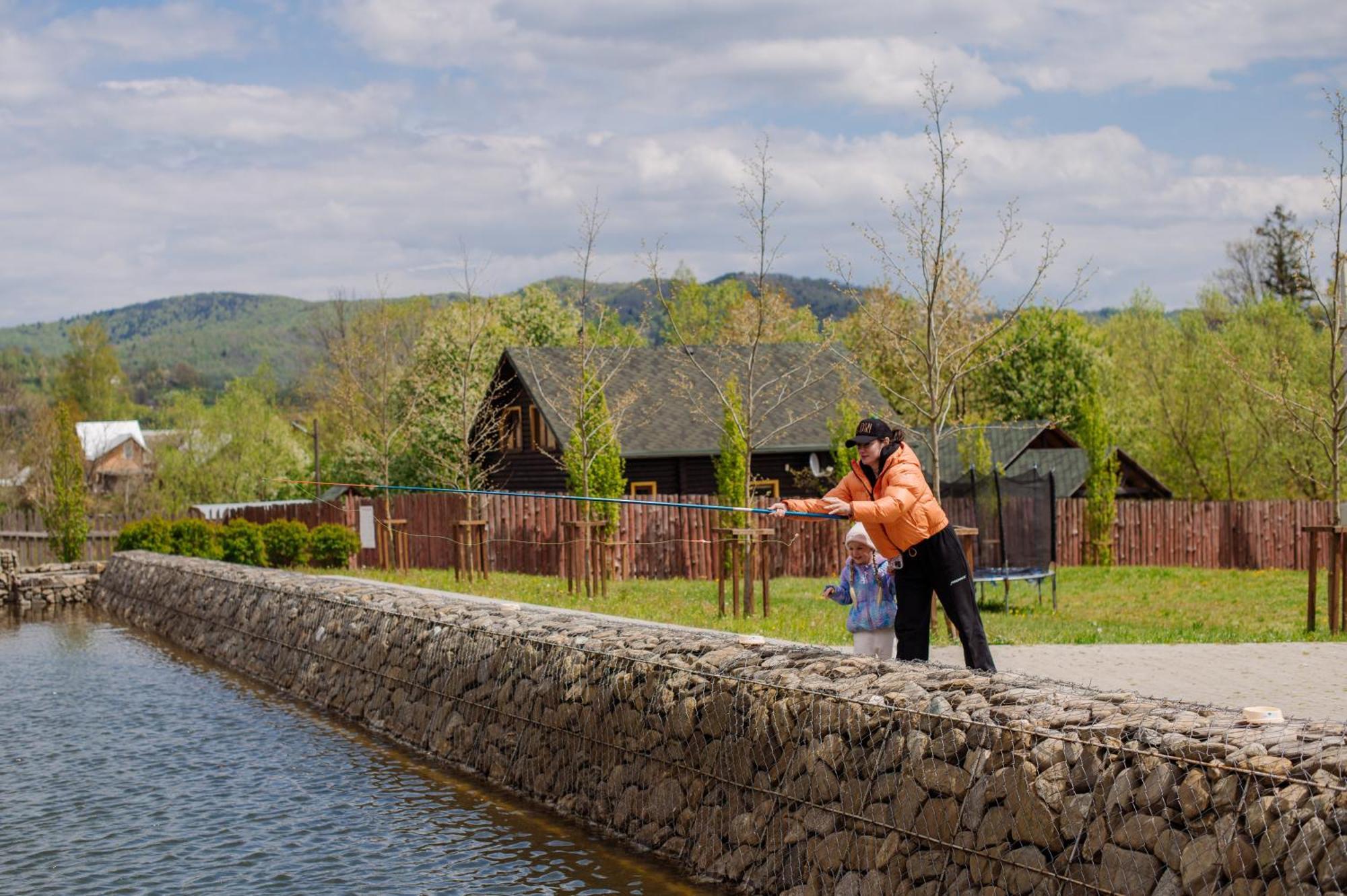 Рибничанка Hotel Skhidnytsia ภายนอก รูปภาพ