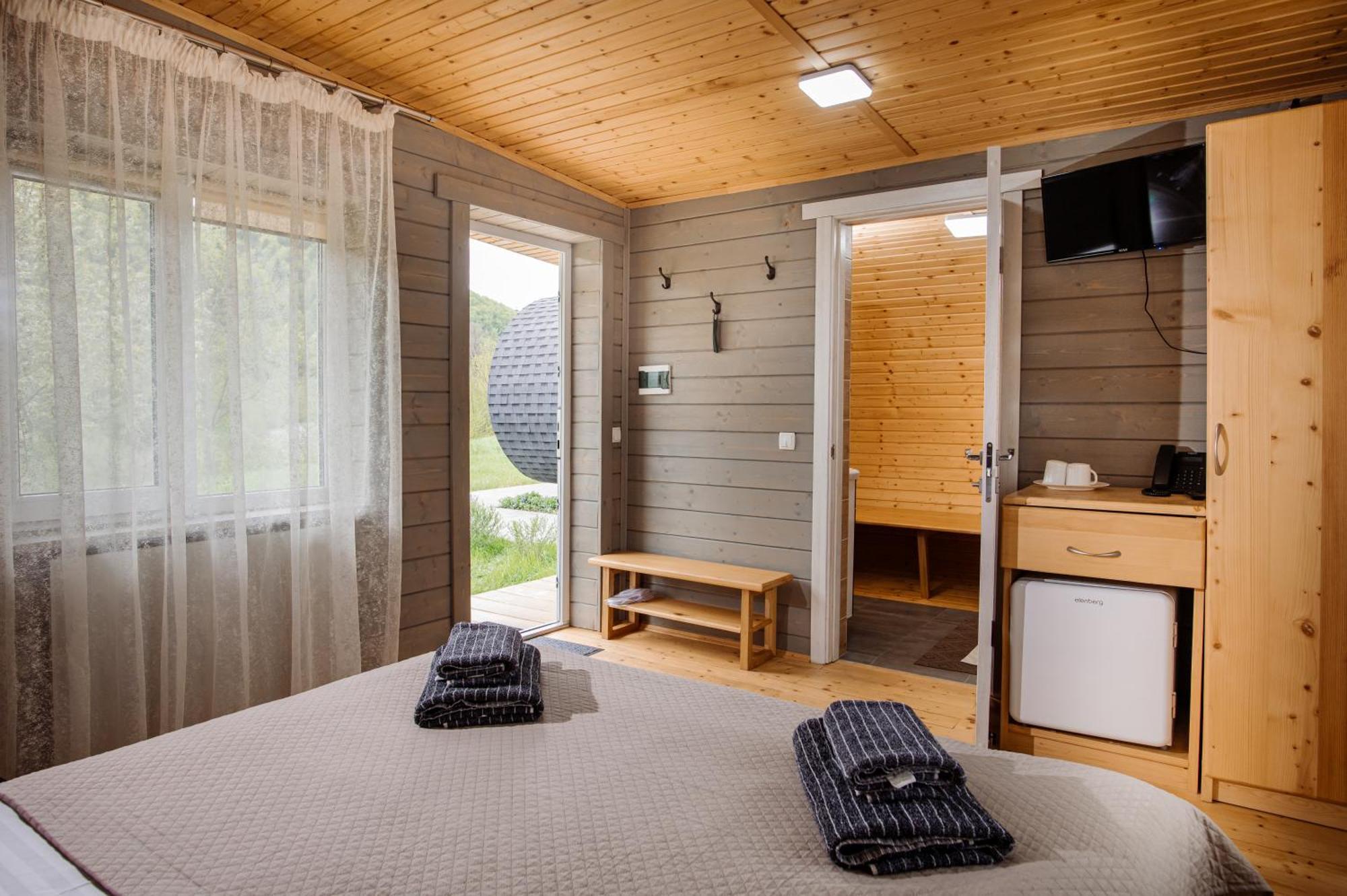 Рибничанка Hotel Skhidnytsia ภายนอก รูปภาพ